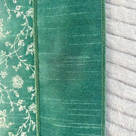 Green/Cream Leaf Shower Curtain - Picture 5 of 7